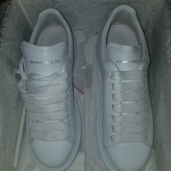 Alexander McQueen Shoes - Alexander McQueen Sneakers
